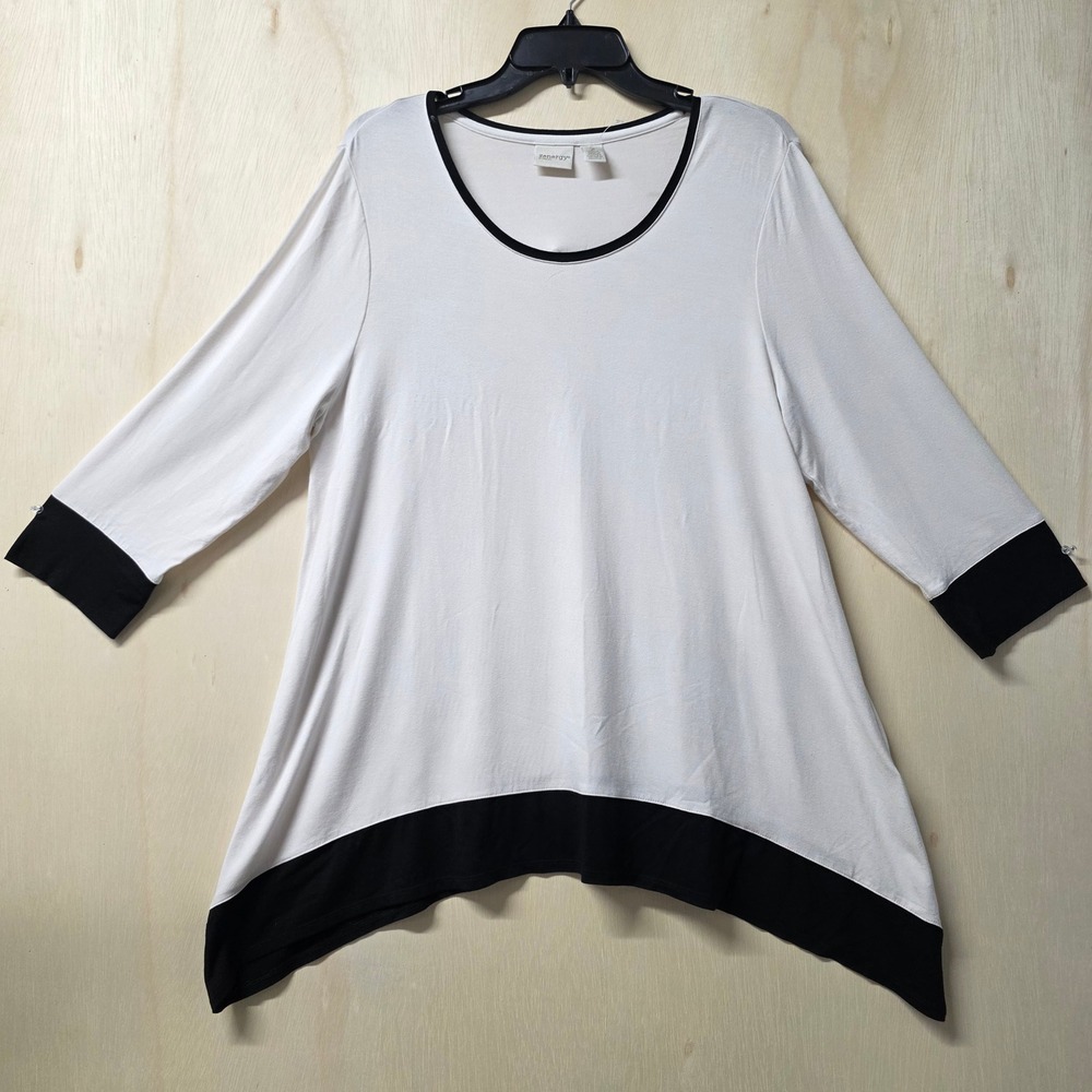 Chicos Zenergy White Black Colorblock Sharkbite Tunic Top Size 2‎ L Large Mens - Picture 2 of 16